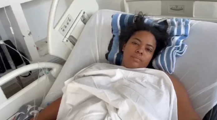 Mujer niega estar en cabaña tras ataque.