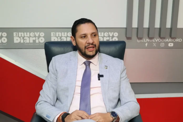 Diputado José Caraballo promueve leyes para jóvenes.