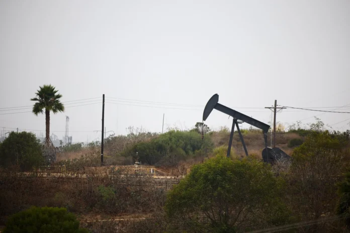 Petróleo de Texas alcanza 73,96 dólares.
