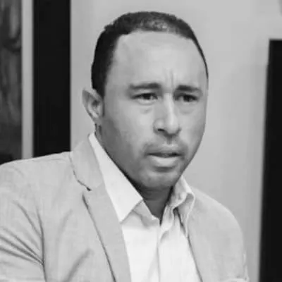 Senderismo en Guayabal y aguas termales.