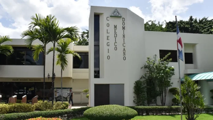 Protesta del Colegio Médico en La Vega