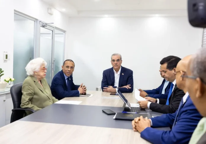Abinader refuerza Unidad Antifraude contra corrupción