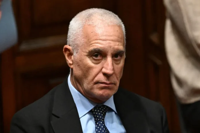Detención por amenaza al ministro del Interior.