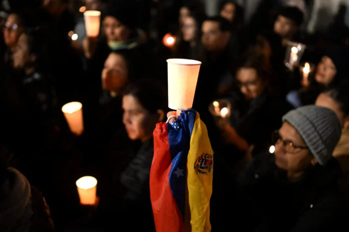 Entierro de cuerpos sin identificar en Venezuela.