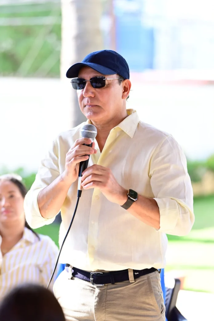 Abel Martínez exige soluciones a problemas sociales.