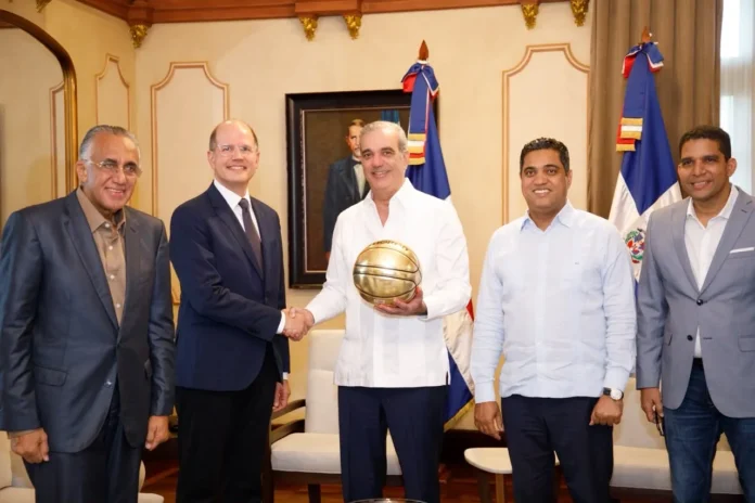 Abinader y FIBA preparan Juegos Santo Domingo 2026