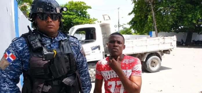 Policía aclara incidente con conductor en Barahona.