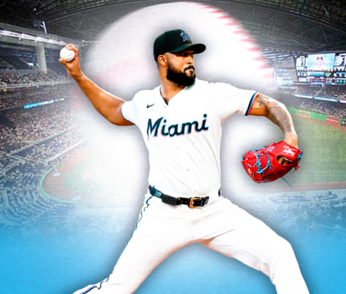 Sandy Alcántara lanza contra Houston hoy.