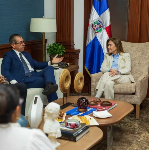 Asjana agradece apoyo de Carolina Mejía