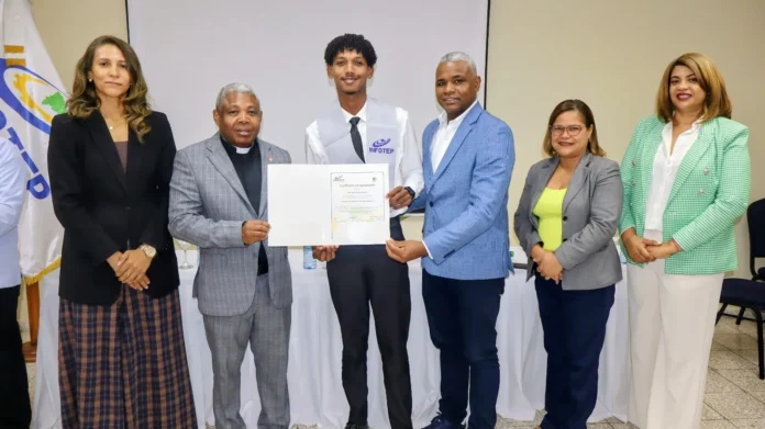 Certificación de nuevos profesionales en turismo