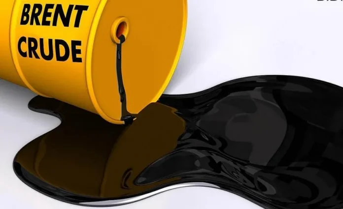 Precio del petróleo Brent alcanza 85 dólares