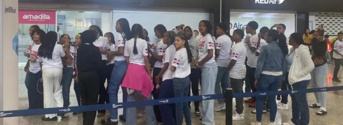 Club Calero varado en aeropuerto AILA.