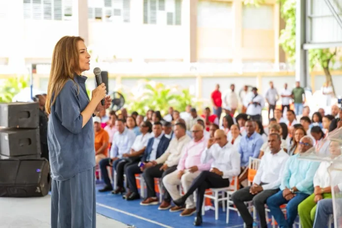 Carolina Mejía en Hato Mayor, desarrollo y empleo.