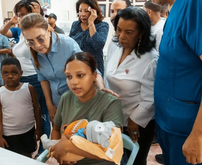 Operativo médico en Ciudad Colonial.