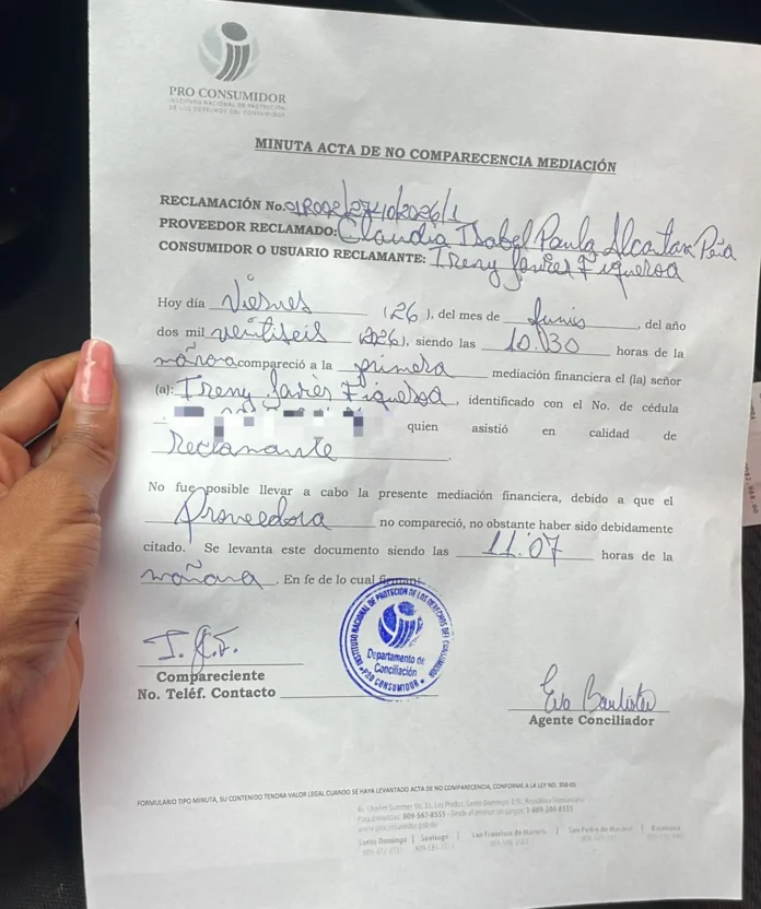 Denuncia de negligencia en visa migratoria.