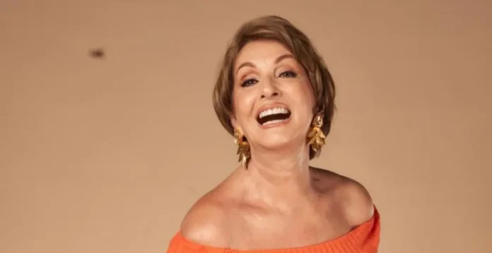 Cecilia García homenajeada por su trayectoria artística.
