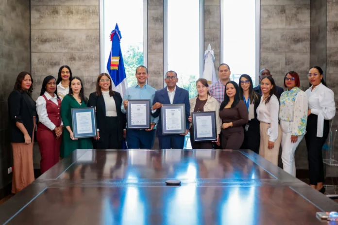 Departamento Aeroportuario recibe recertificación ISO