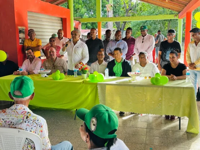 Dirigentes de partidos se unen a FP.