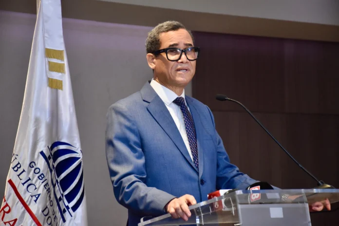 Eddy Olivares advierte sobre reforma laboral.