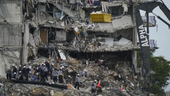 Familiares piden detener demolición en La Guaira.