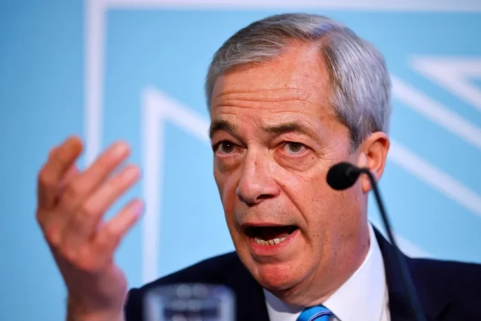 Nigel Farage renuncia y busca reelección.