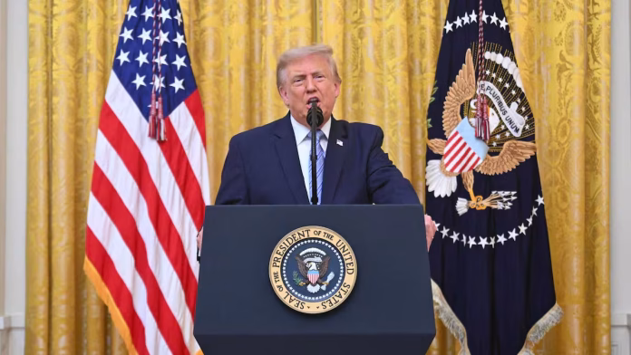 Trump anuncia retirada israelí de Líbano