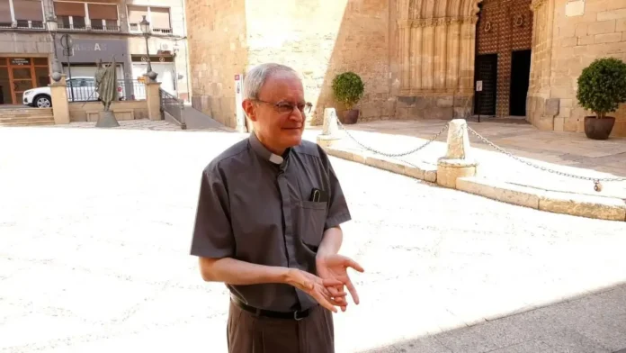 Sacerdote Vegara denuncia injusta expulsión del clero
