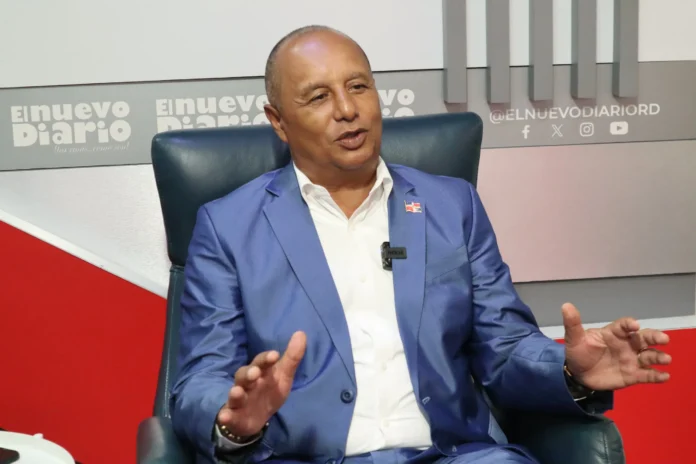 Eulalio Ramírez promueve diálogo en agroindustria.
