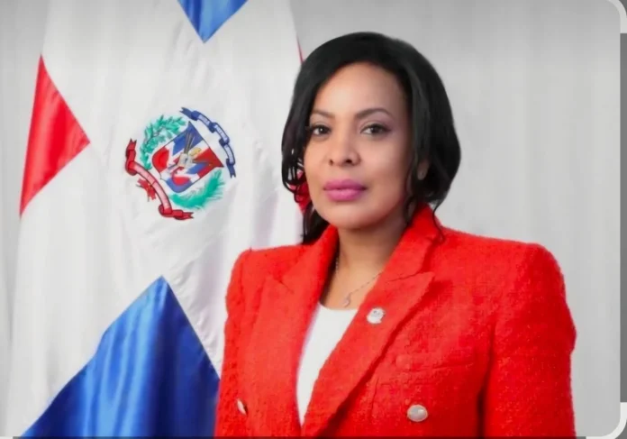Exdiputada elogia estabilidad económica de Abinader.