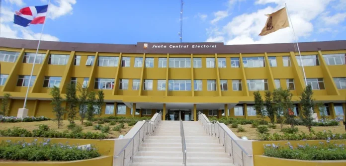 JCE suspende reglamento sobre encuestas electorales