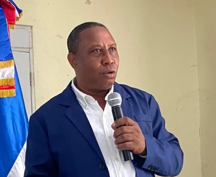 Faustino Reyes Díaz reelecto en Bahoruco.
