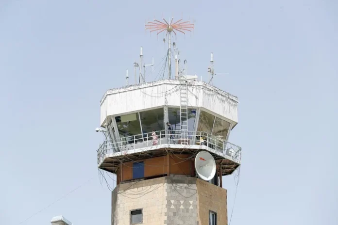 Avión de carga desaparecido en Pakistán.