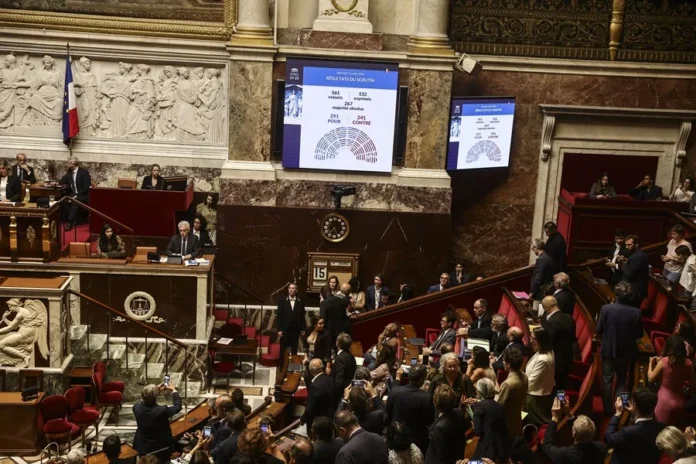 Francia aprueba ley de eutanasia y suicidio.