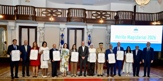 Premios a la excelencia magisterial en Dominicana