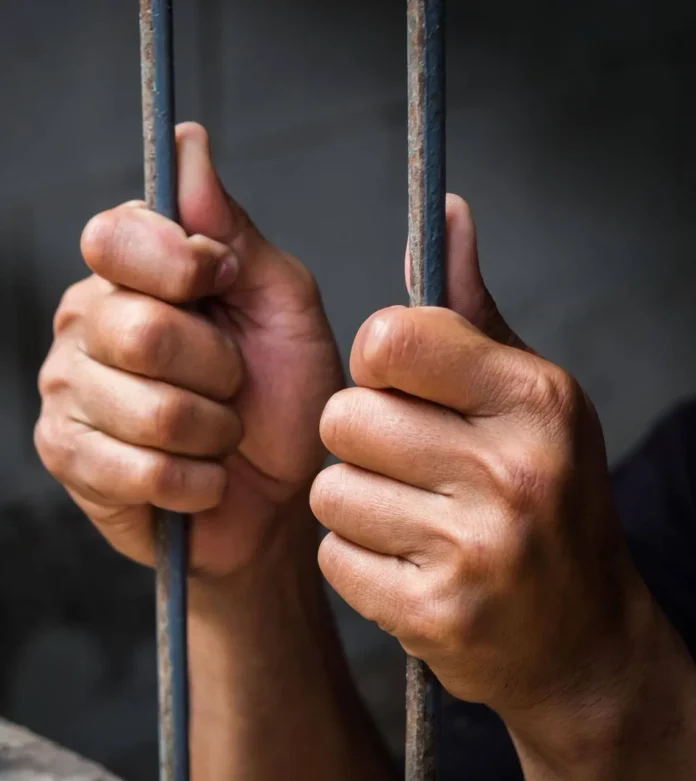 Hombre acusado de abusar de su abuela