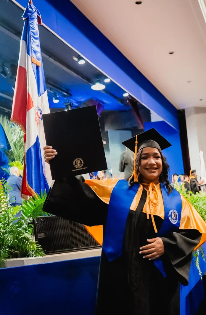 Graduación de 683 nuevos profesionales en Unibe