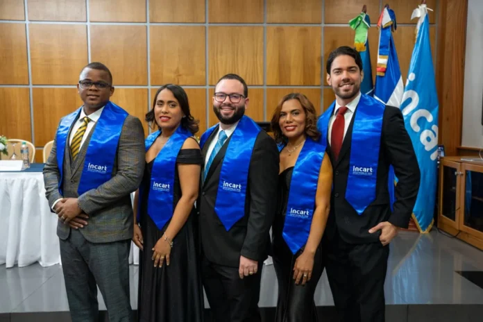 Graduación de médicos en oncología en Incart