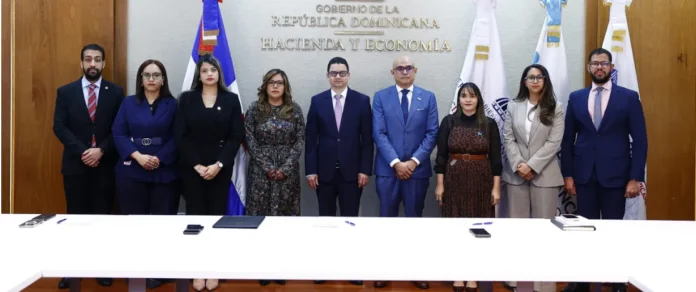 Ministerio de Hacienda combate lavado de activos