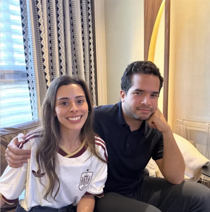 Omar Fernández celebra triunfo de España.