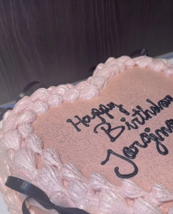 Yailin celebra su cumpleaños con Lamborghini rosado.