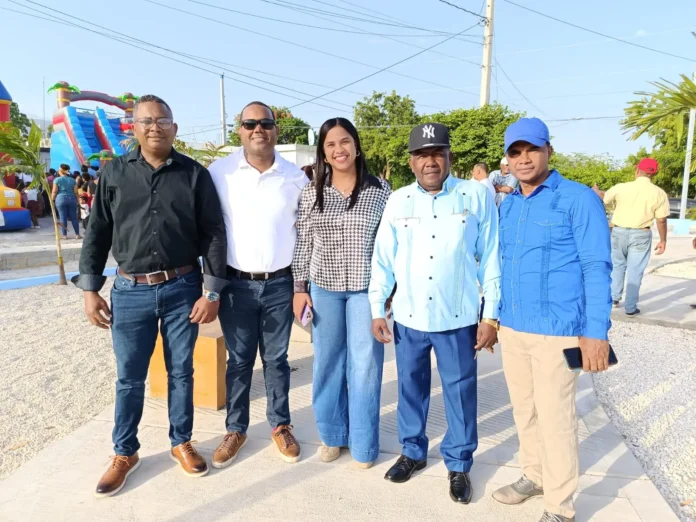 Inauguración del parque remozado en Neiba.