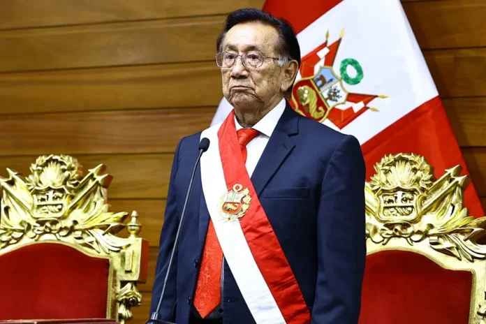 Presidente interino de Perú aclara pensión.
