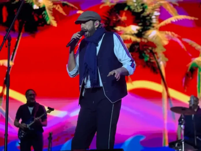 Juan Luis Guerra en concierto en Galicia.