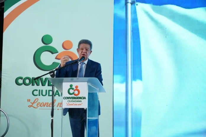 Leonel Fernández en inauguración de Casa Ciudadana.