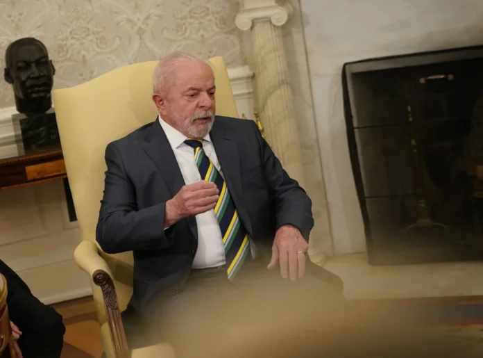 Lula promulga crédito para empresas brasileñas.