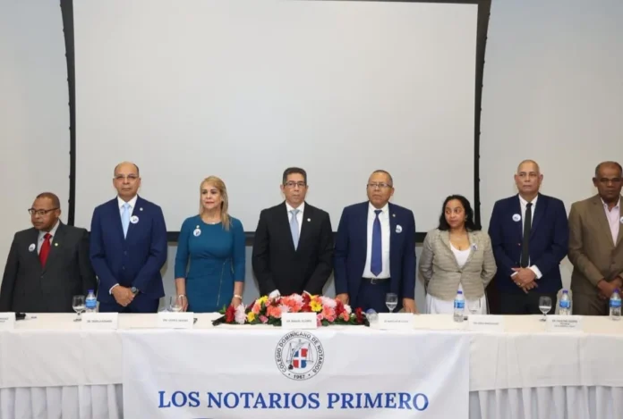 Manuel Olivero candidato a presidencia notarios