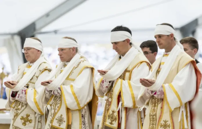 Ordenación de obispos lefebvrianos en Suiza