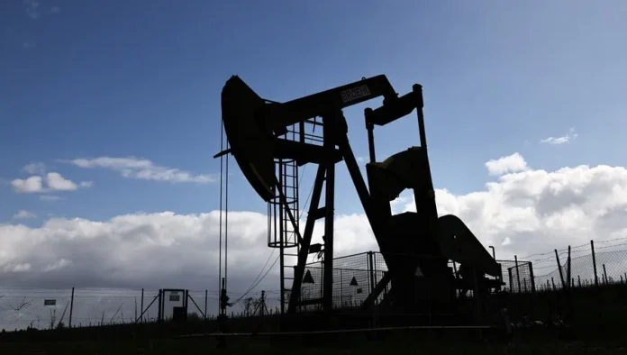 Petróleo de Texas alcanza casi 80 dólares