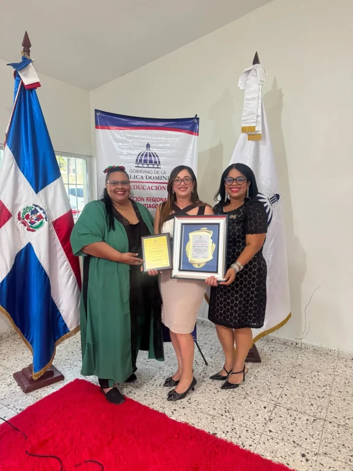 Reconocimiento a maestros por excelencia educativa