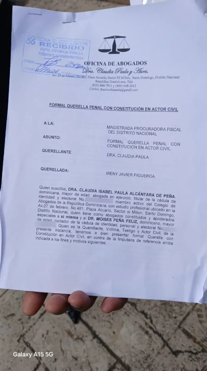 Abogada demanda a periodista por difamación.
